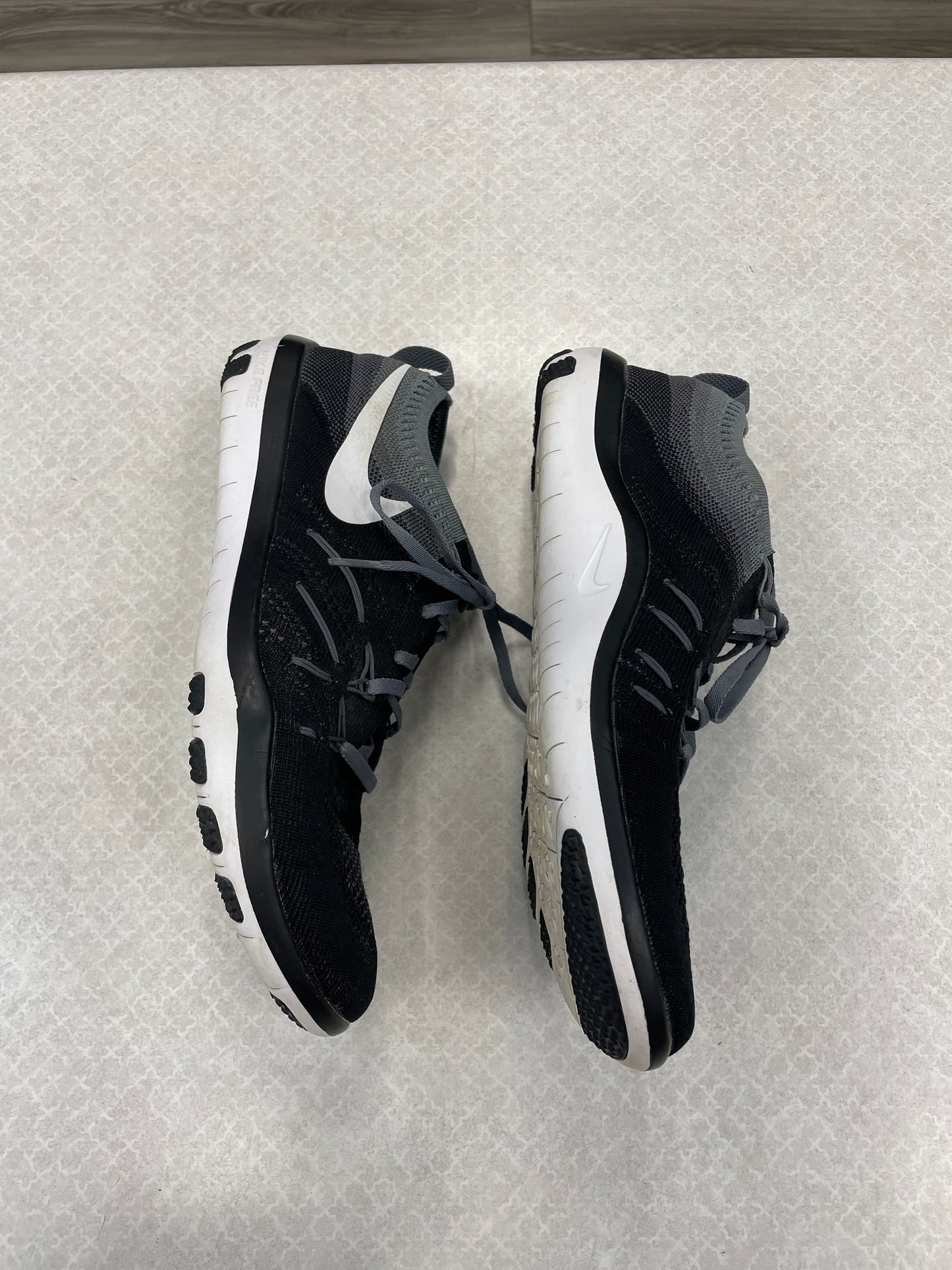 Shoes Athletic By Nike Size: 8.5