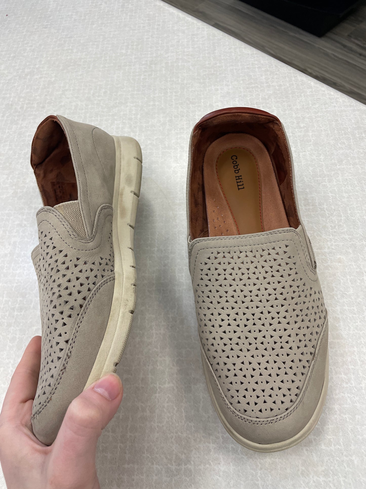 Shoes Flats By Clothes Mentor Size: 9.5