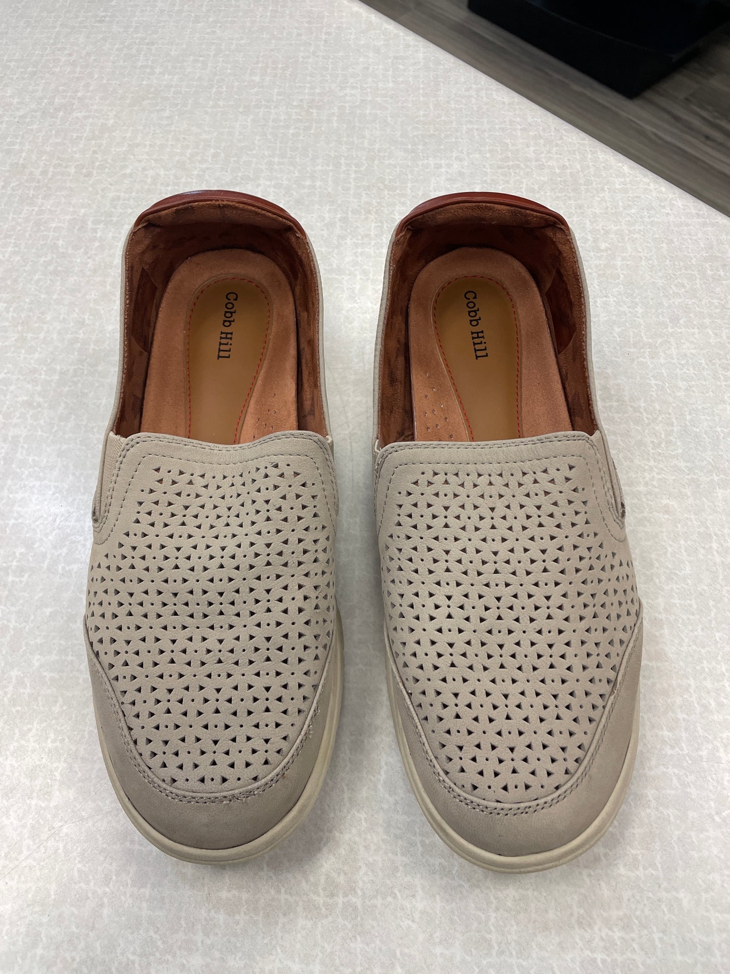 Shoes Flats By Clothes Mentor Size: 9.5