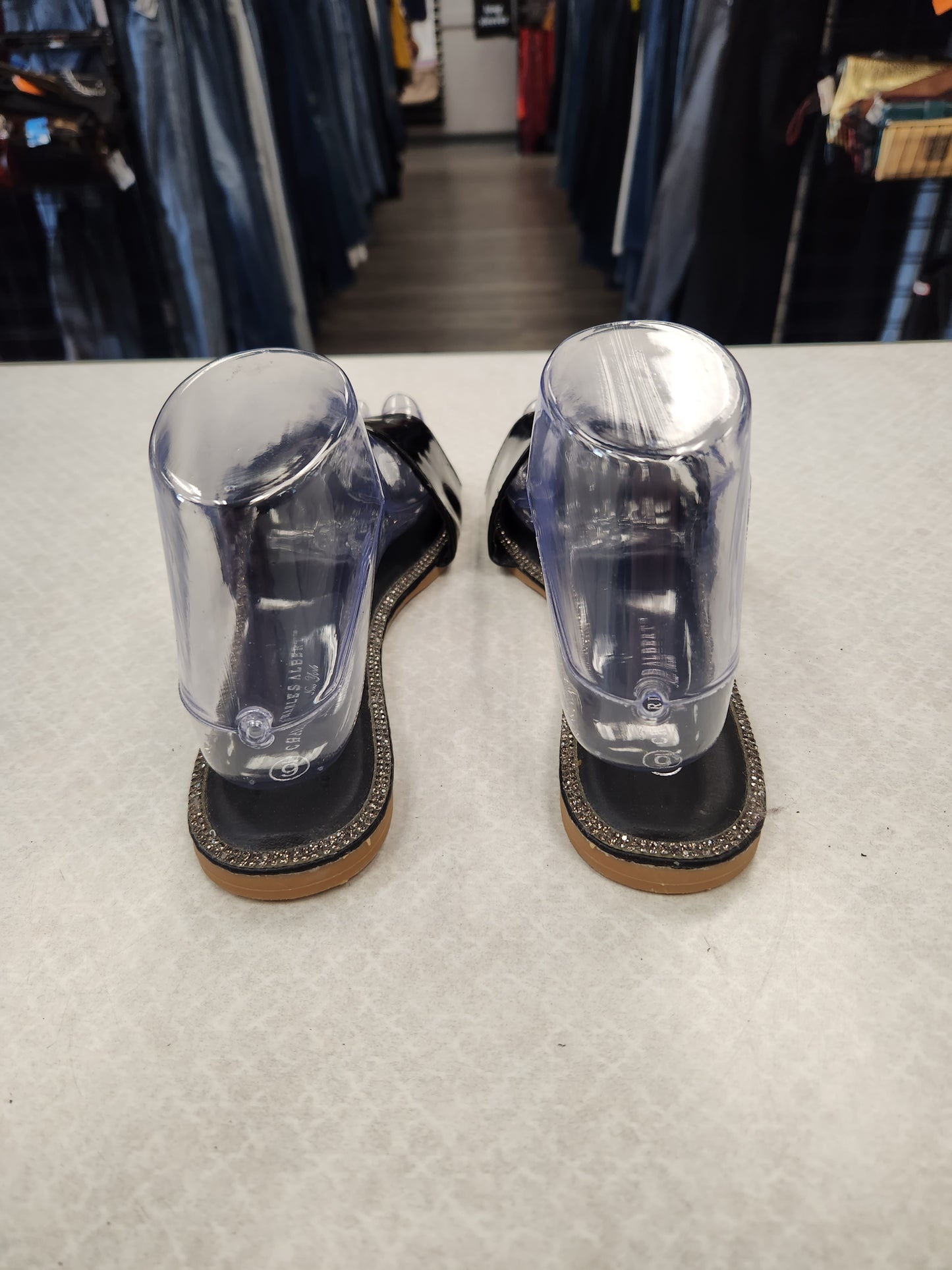 Sandals Flip Flops By Clothes Mentor Size: 6