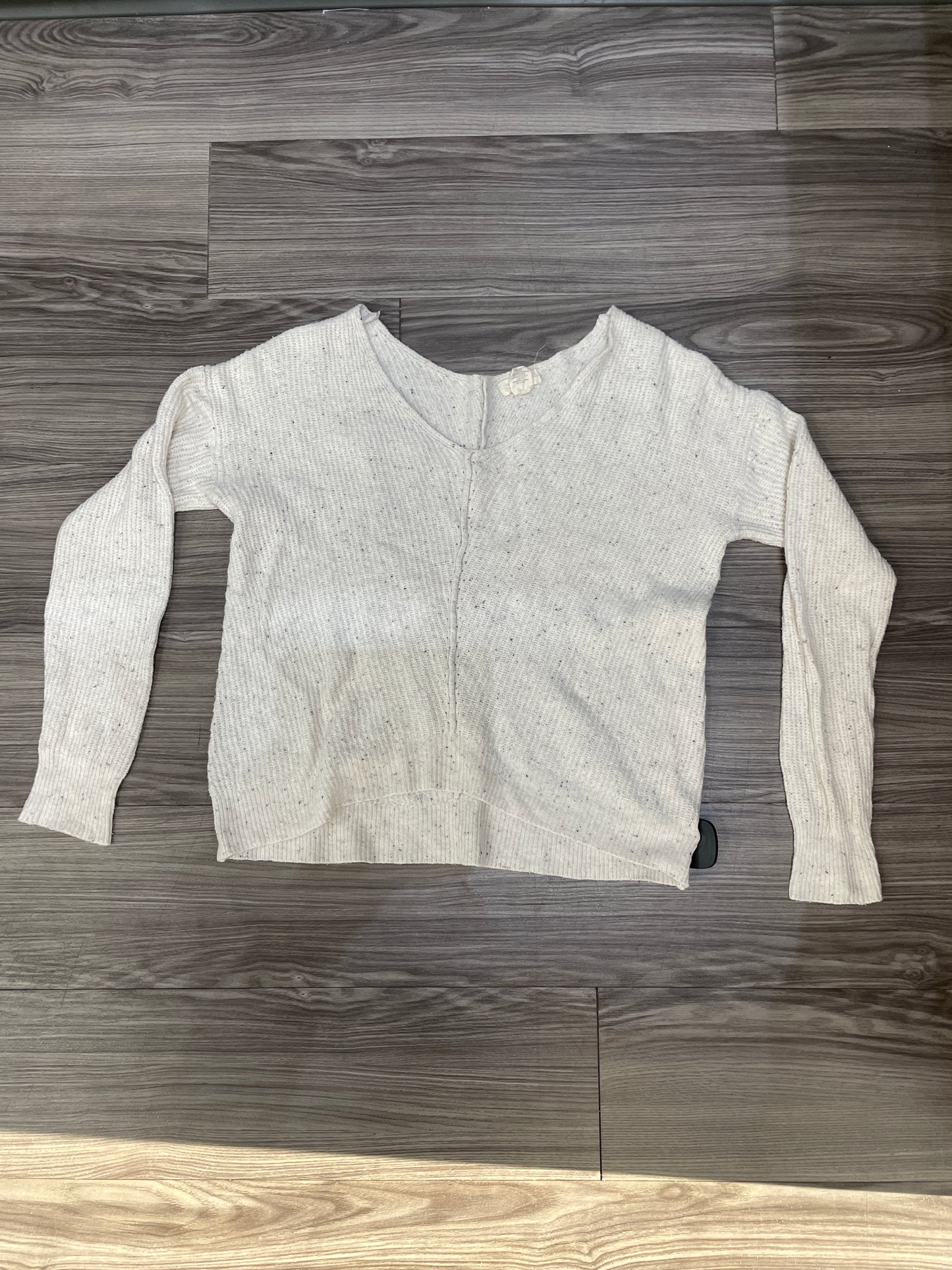 Sweater By Clothes Mentor In Cream, Size: S