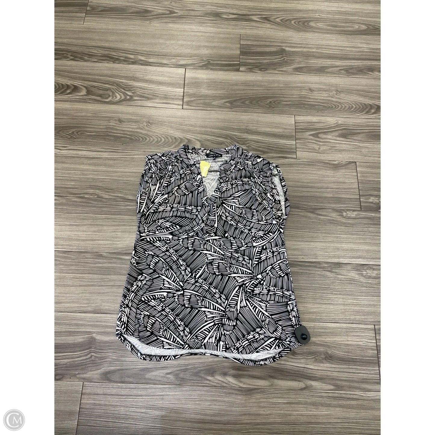 Top Sleeveless By Cable And Gauge In Black & White, Size: L