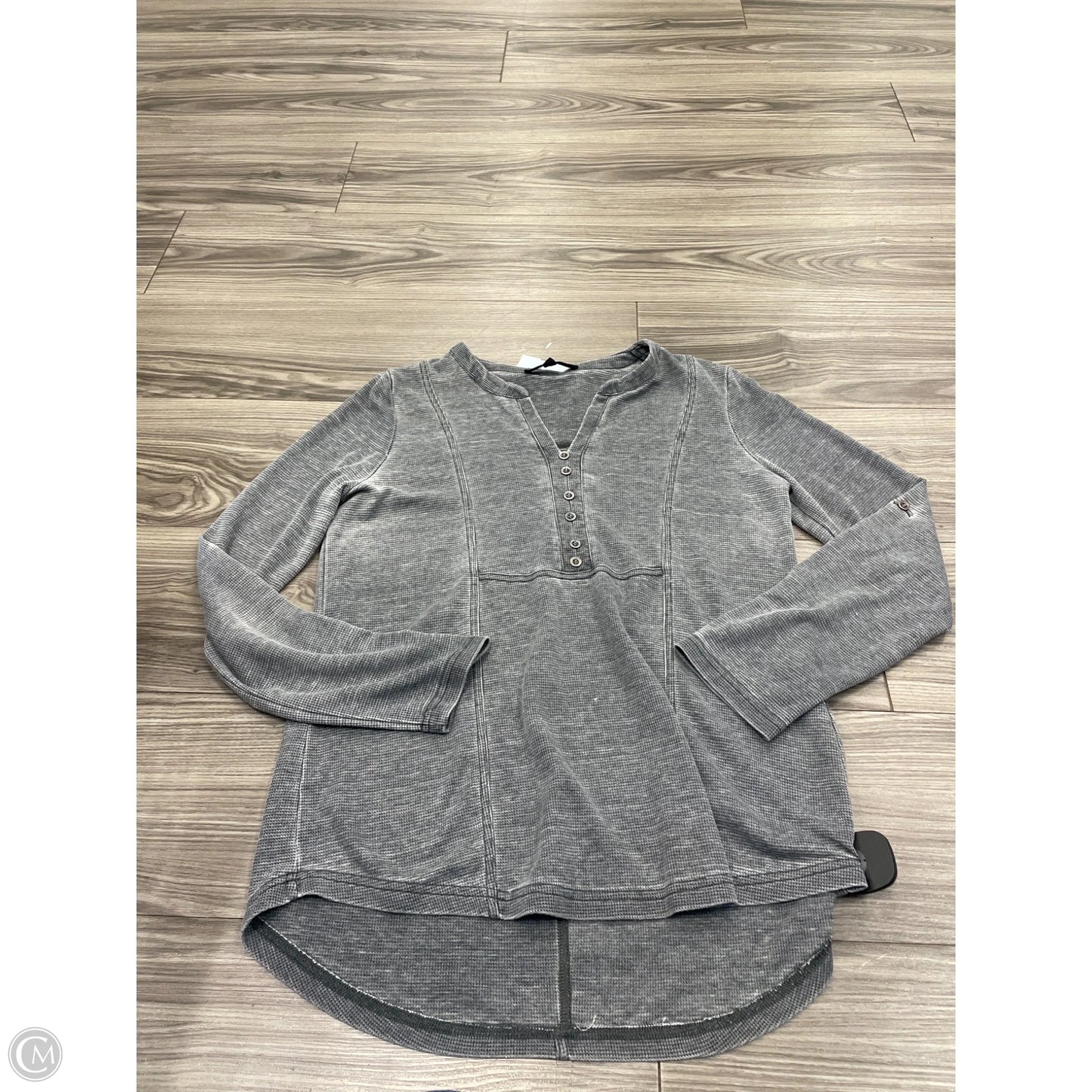 Top Long Sleeve By Jane And Delancey In Grey, Size: M