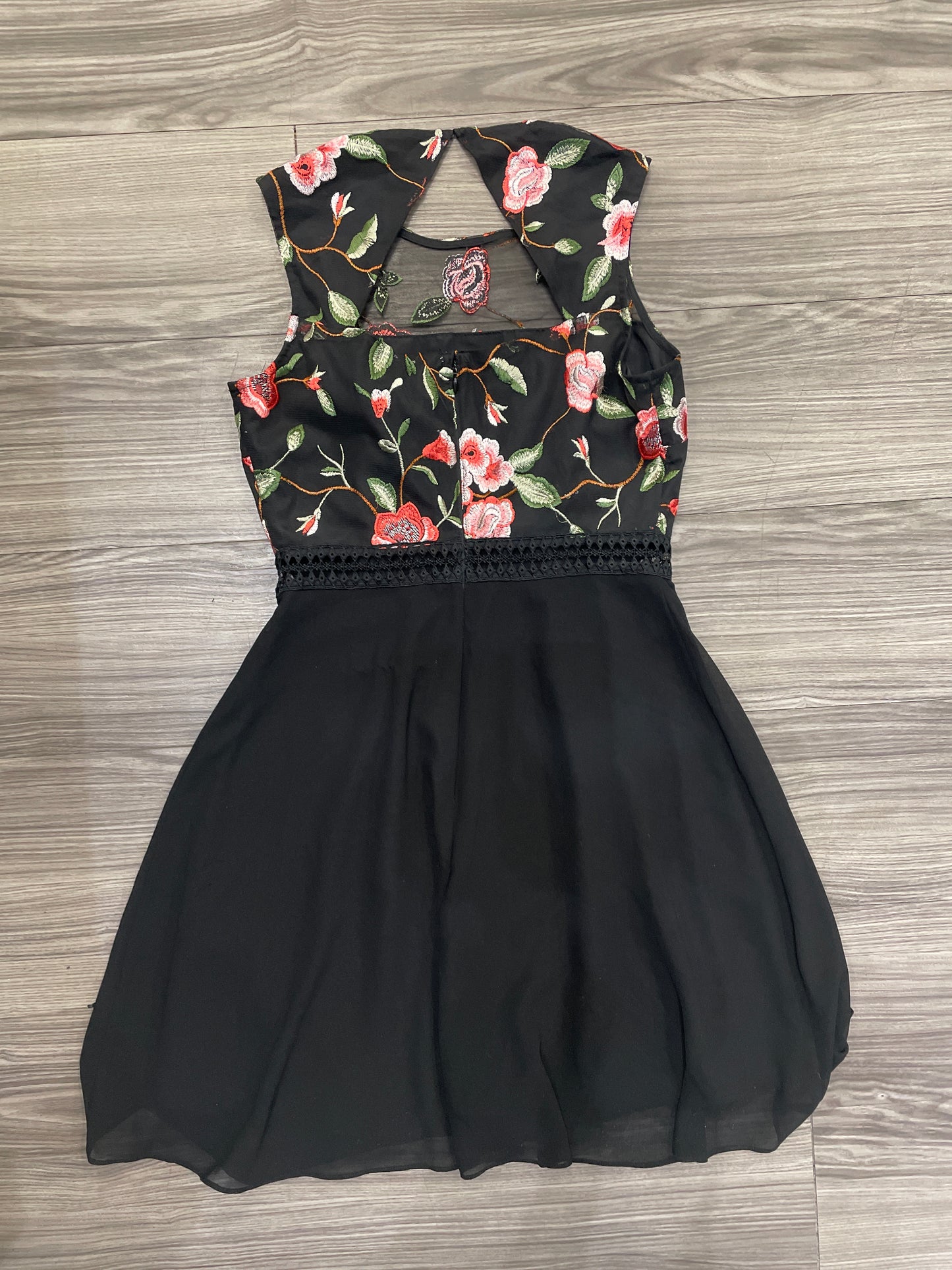 Dress Party Midi By Clothes Mentor In Floral Print, Size: S