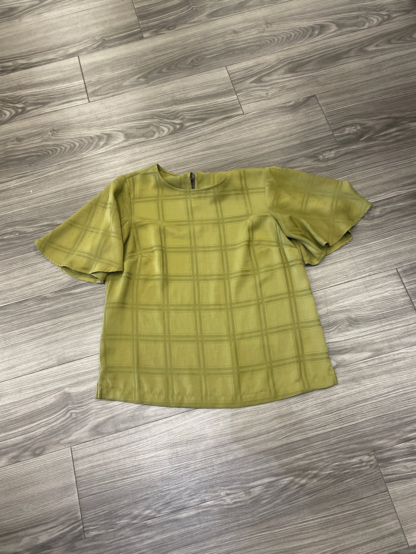 Top Short Sleeve By A New Day In Green, Size: S
