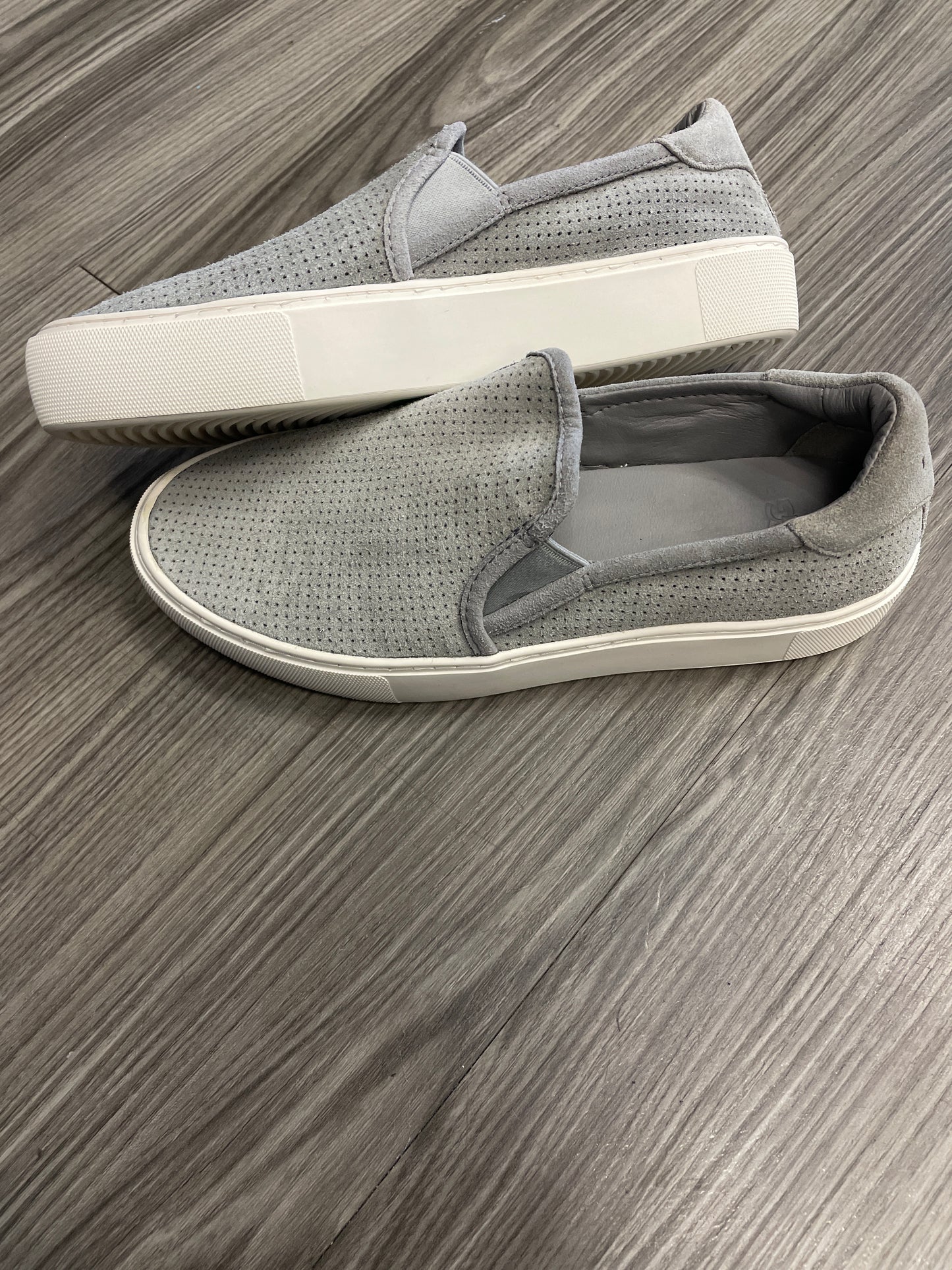 Shoes Flats By Ugg In Grey, Size: 7.5