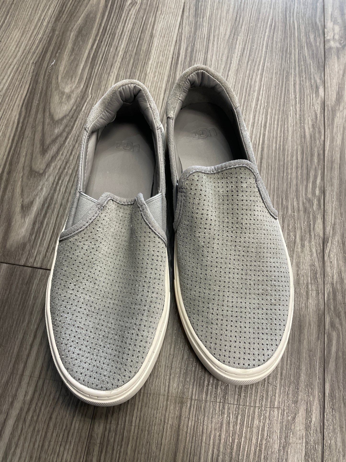 Shoes Flats By Ugg In Grey, Size: 7.5