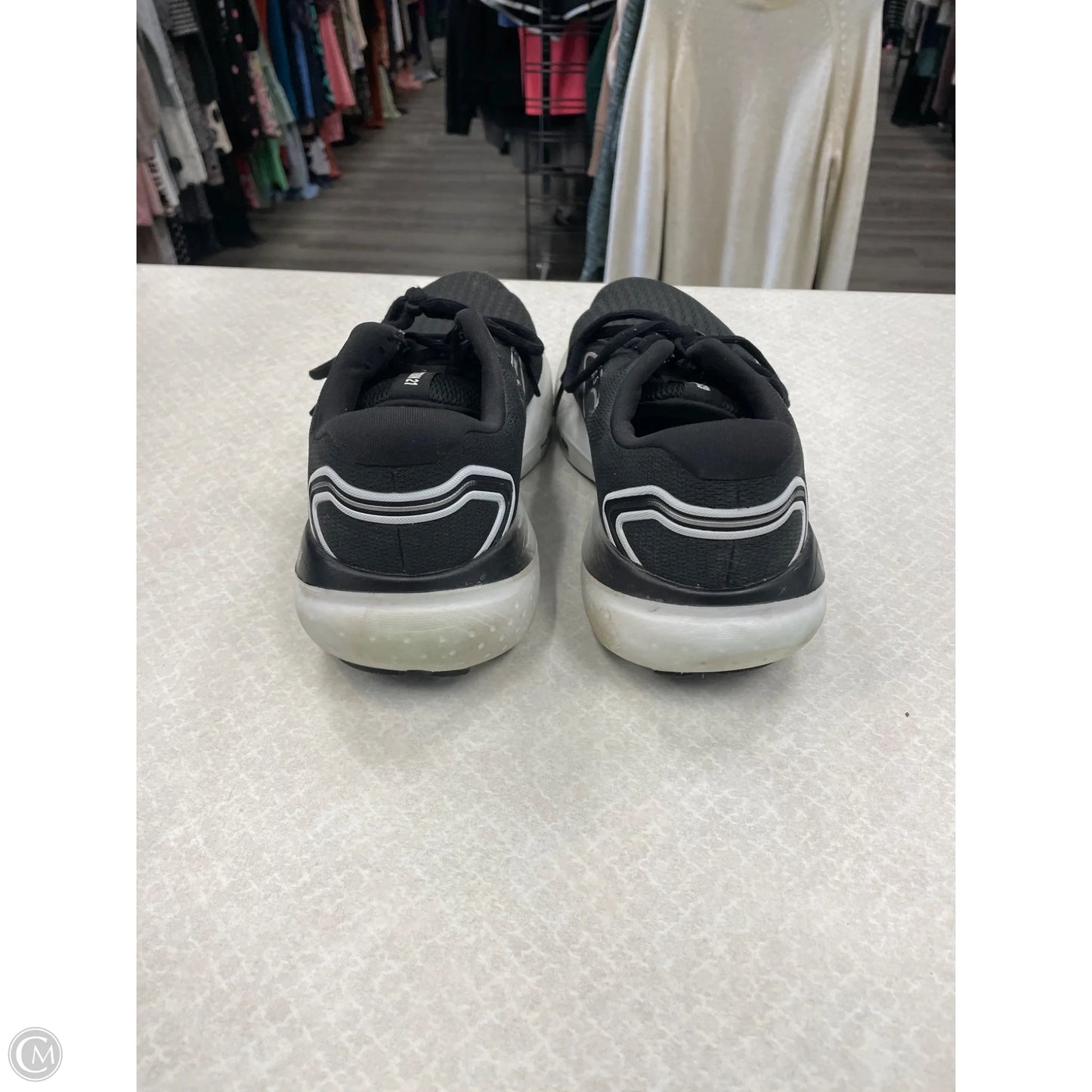 Shoes Athletic By Brooks In Black, Size: 8