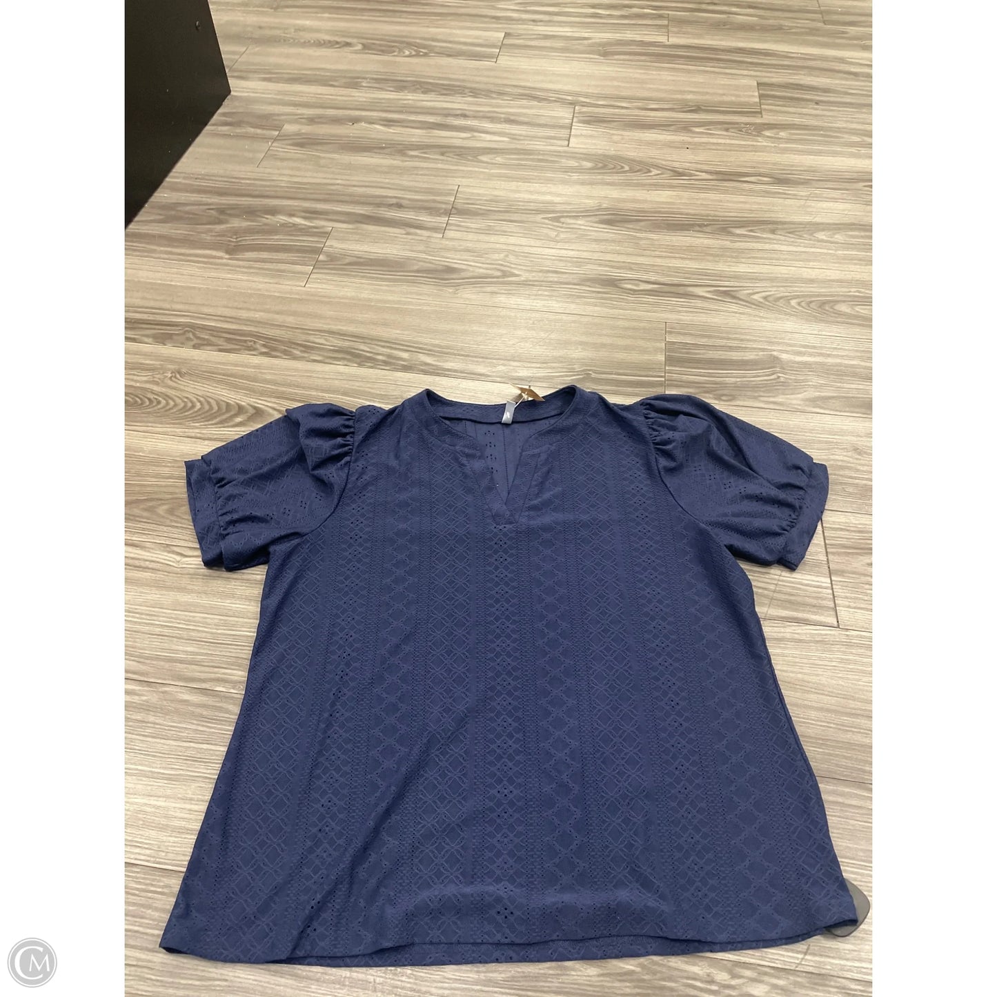 Top Short Sleeve By Dokotoo In Navy, Size: 2x