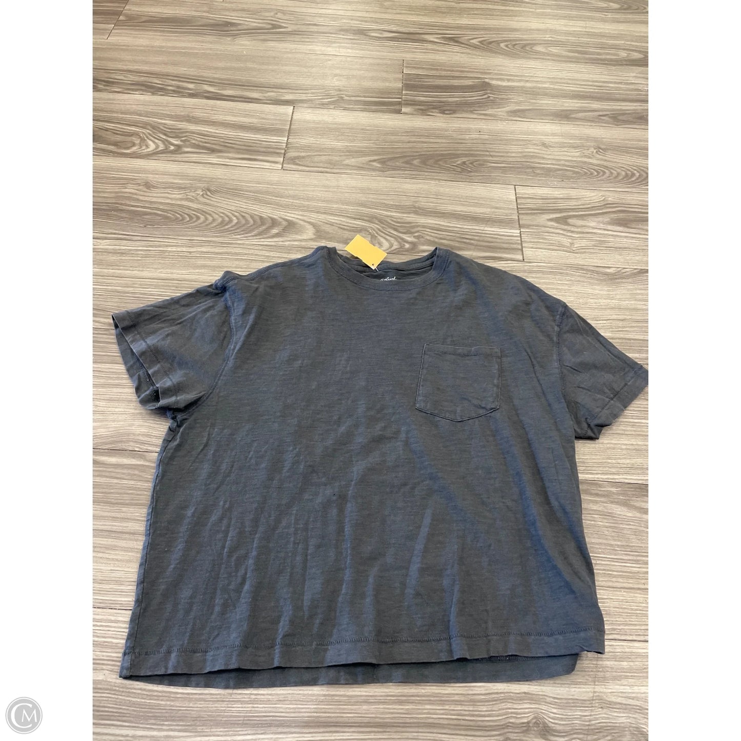 Top Short Sleeve By Universal Thread In Grey, Size: S