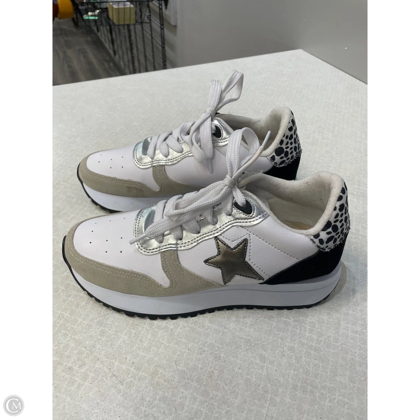 Shoes Athletic By Cmc In Black & White, Size: 7