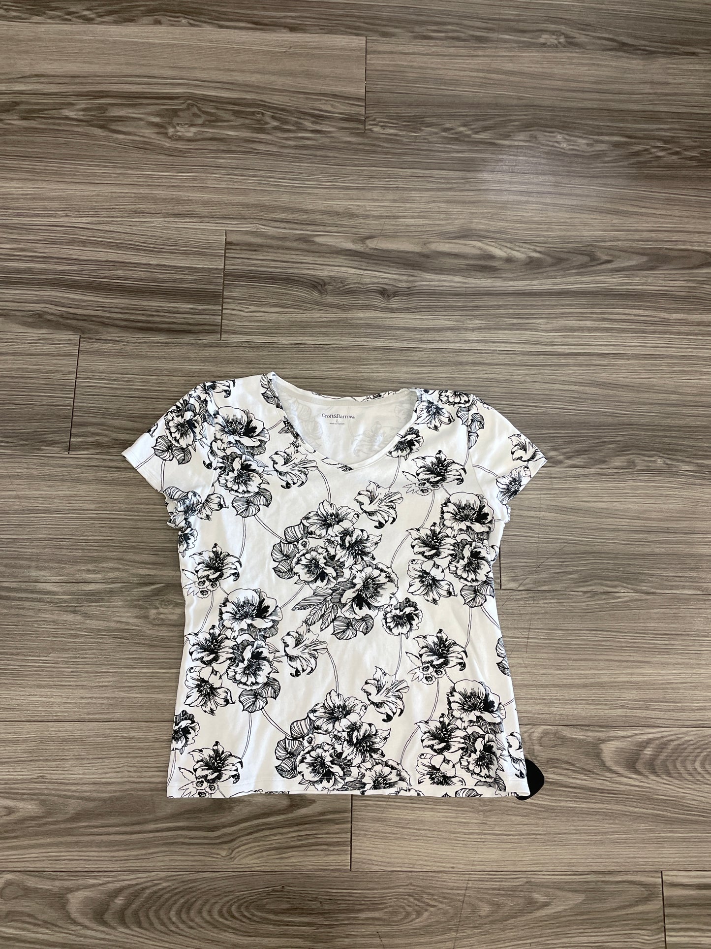 Top Short Sleeve By Croft And Barrow Size: L