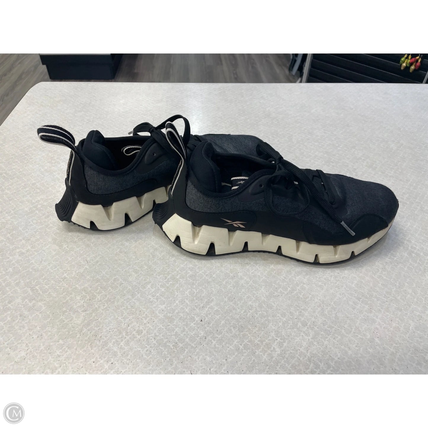 Shoes Athletic By Reebok In Black, Size: 7.5