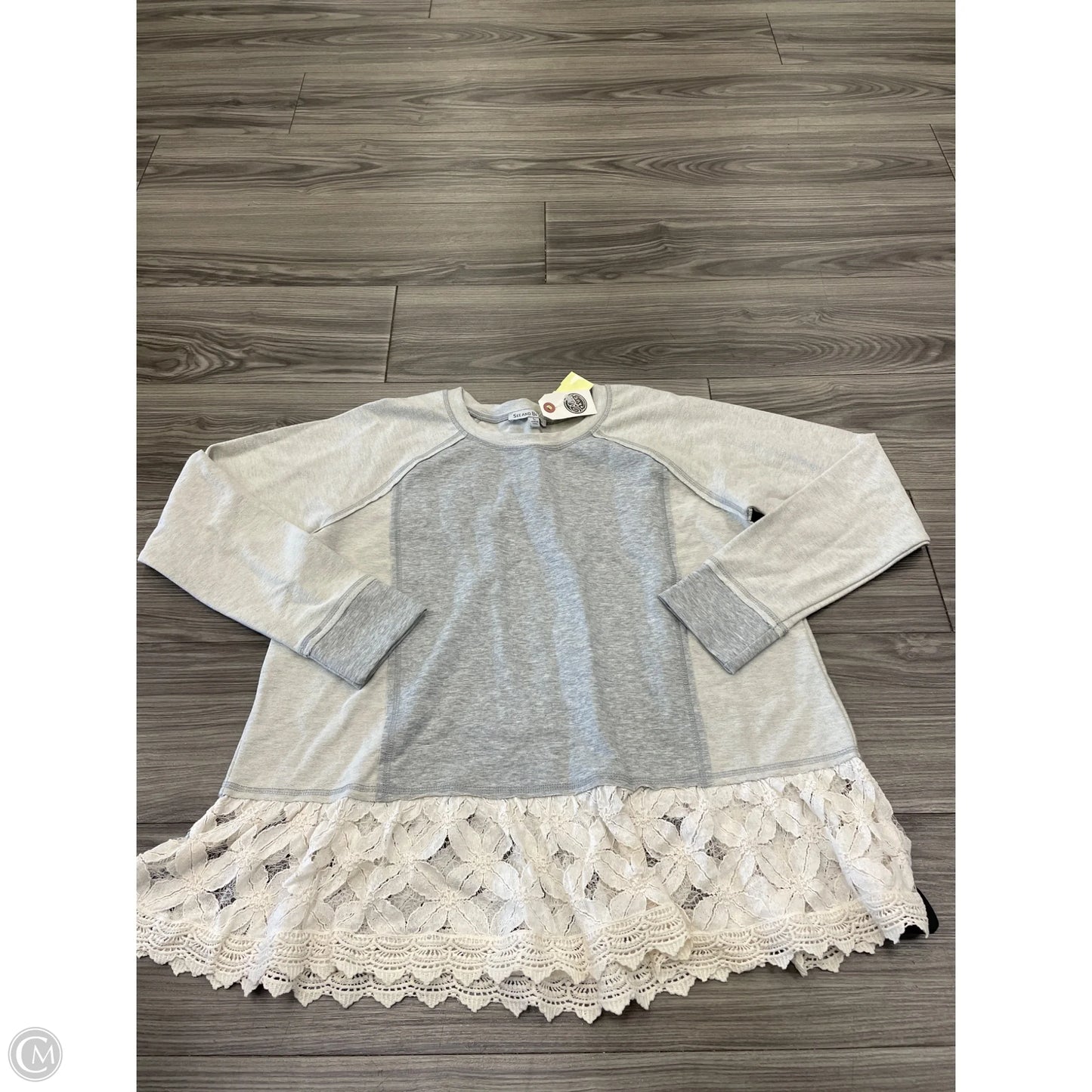 Top Long Sleeve By Clothes Mentor In Grey, Size: L