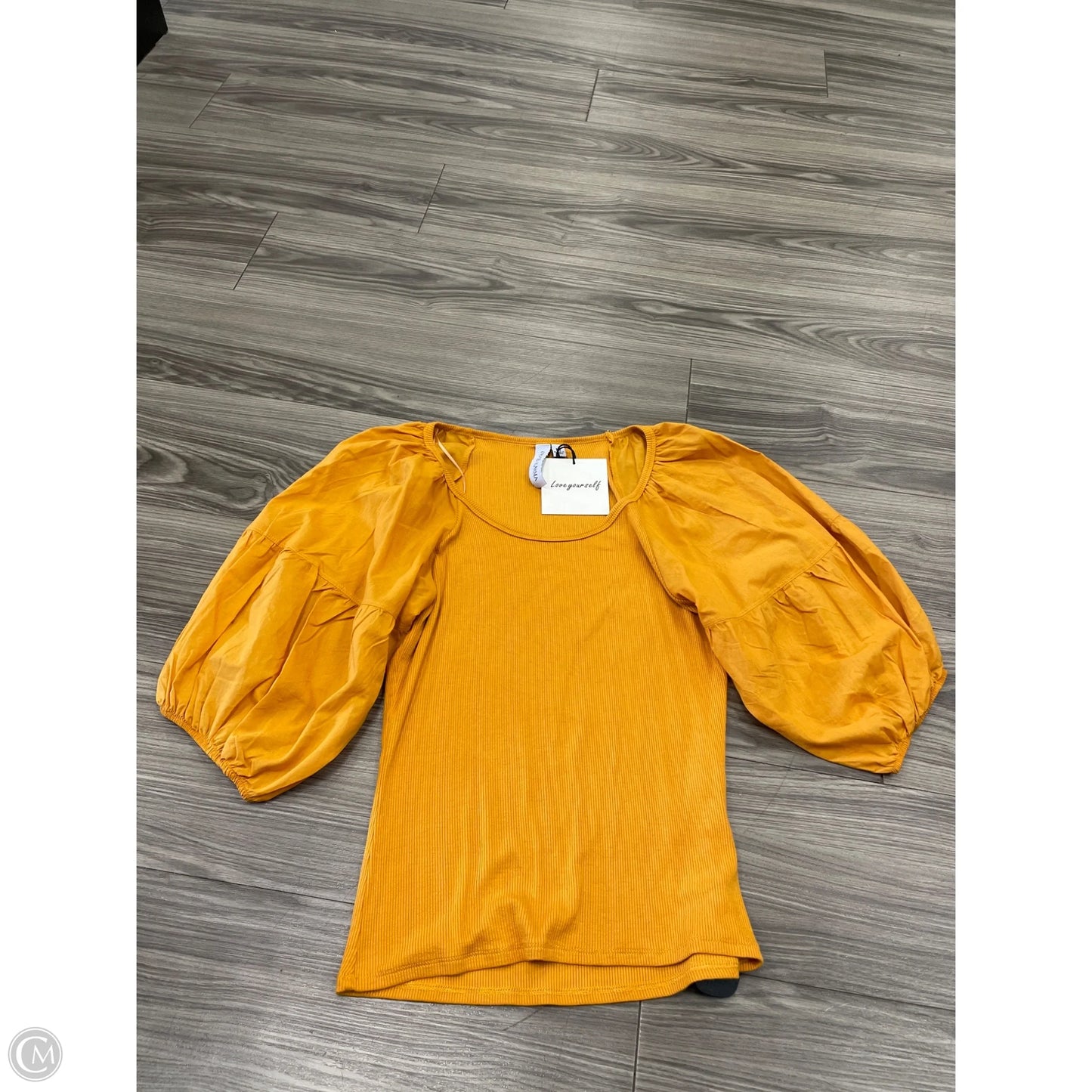 Top Short Sleeve By Grace + Karma In Yellow, Size: M