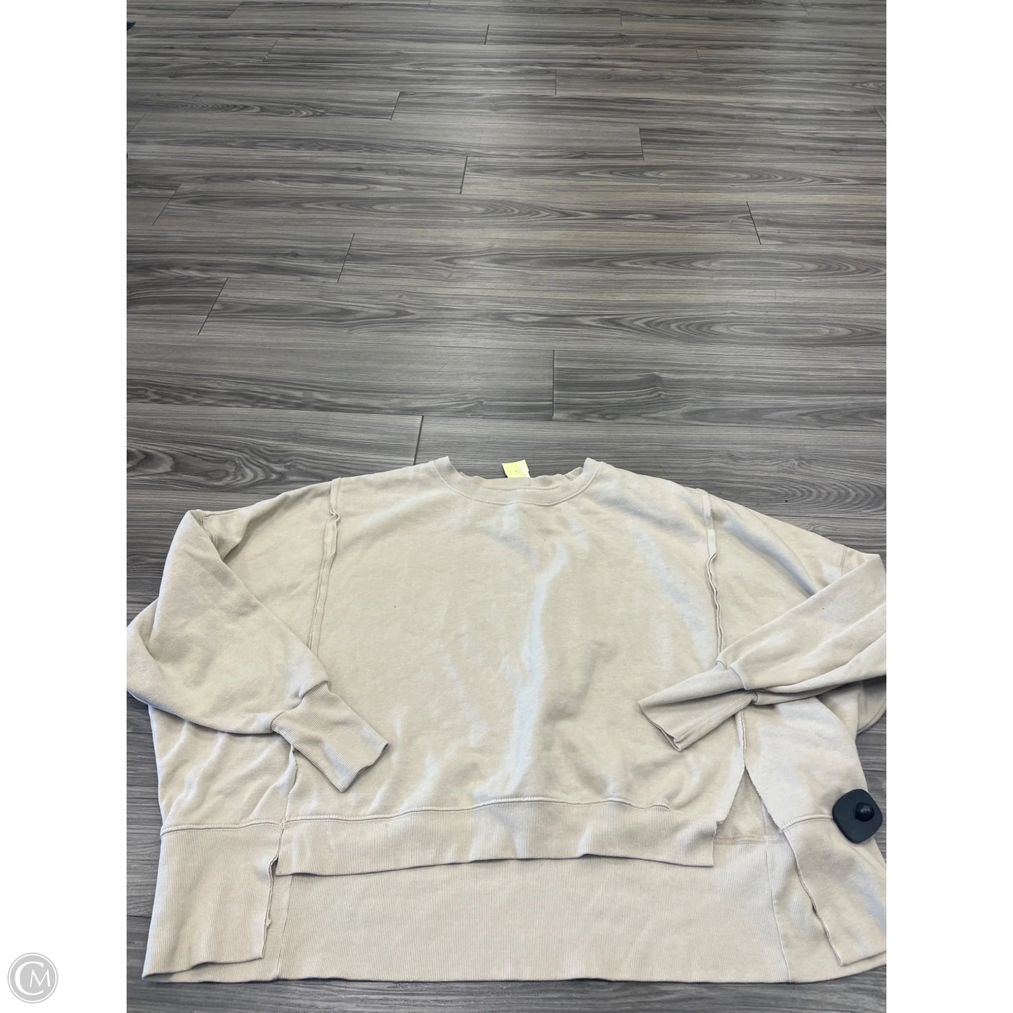 Sweatshirt Crewneck By Urban Daizy In Tan, Size: S