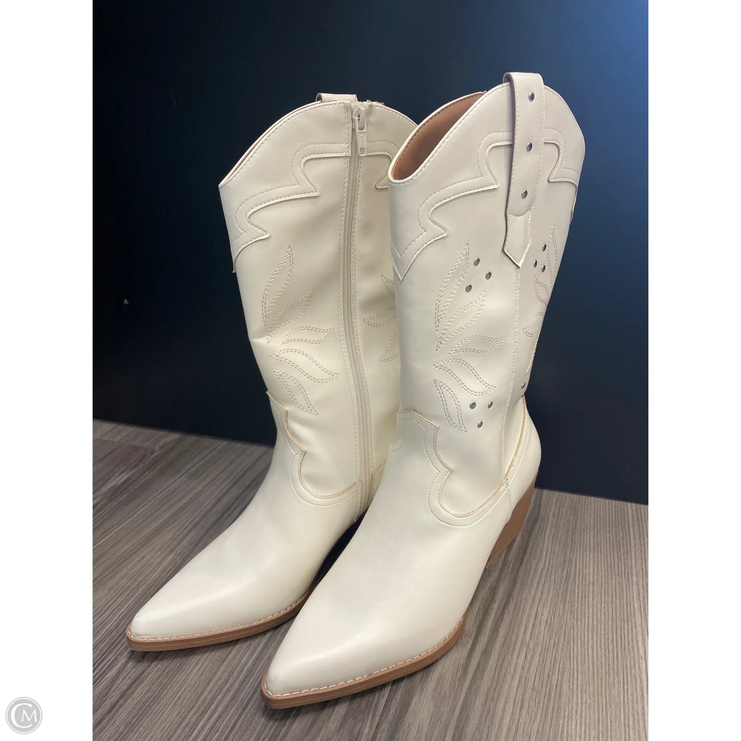 Boots Western By Universal Thread In White, Size: 9.5