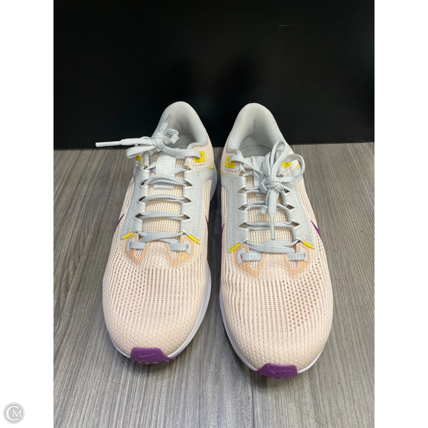 Shoes Athletic By Nike In Grey, Size: 7.5