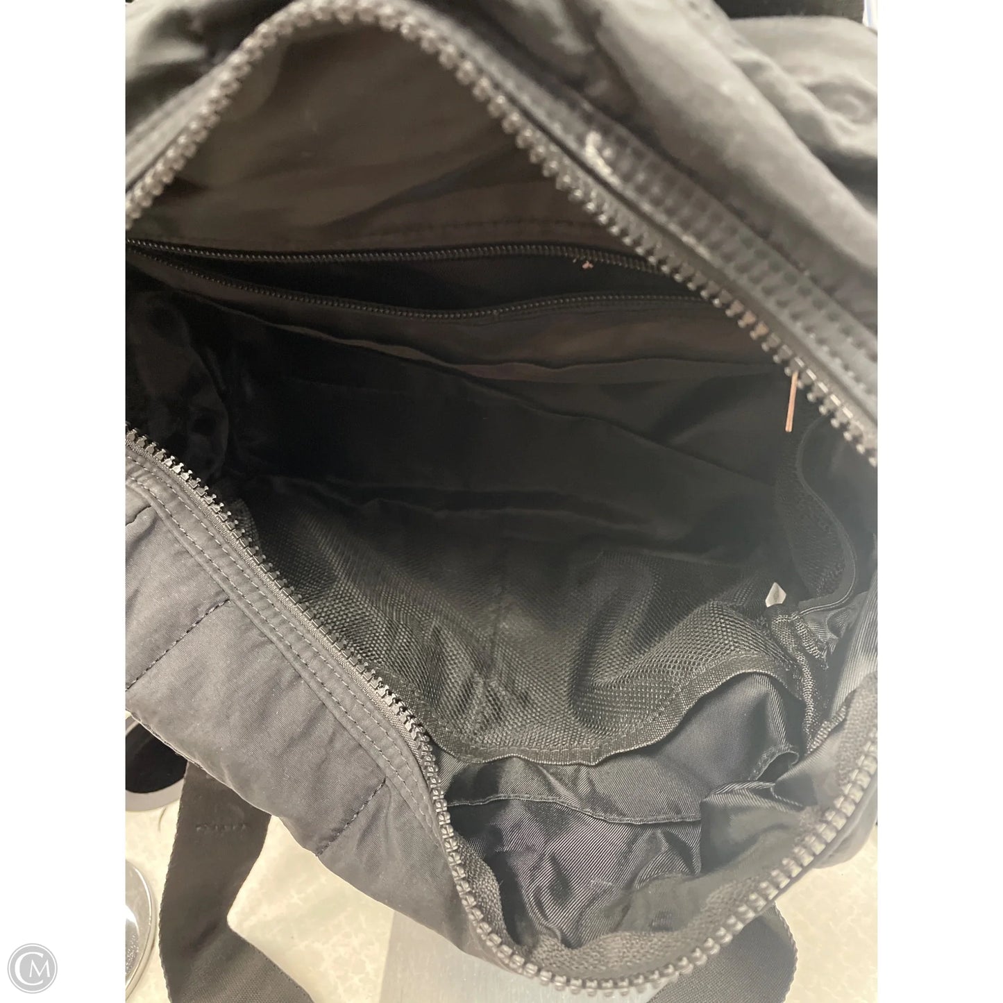 Handbag By Clothes Mentor, Size: Medium