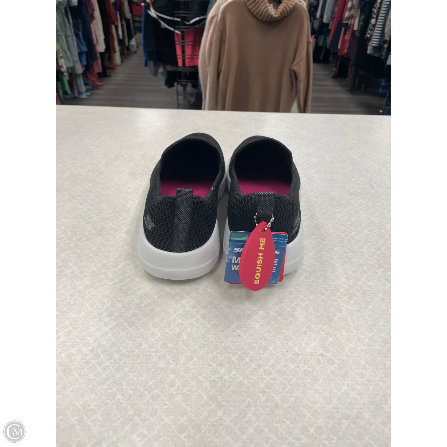 Shoes Athletic By Skechers In Black, Size: 6.5