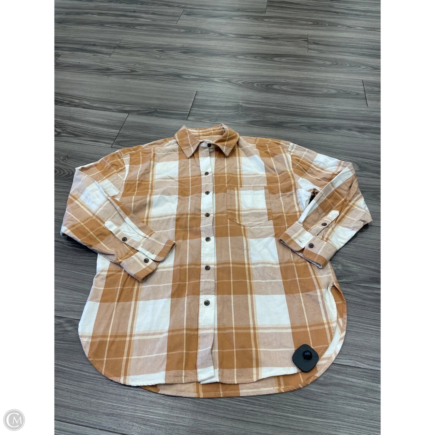 Top Long Sleeve By Universal Thread In Plaid Pattern, Size: S