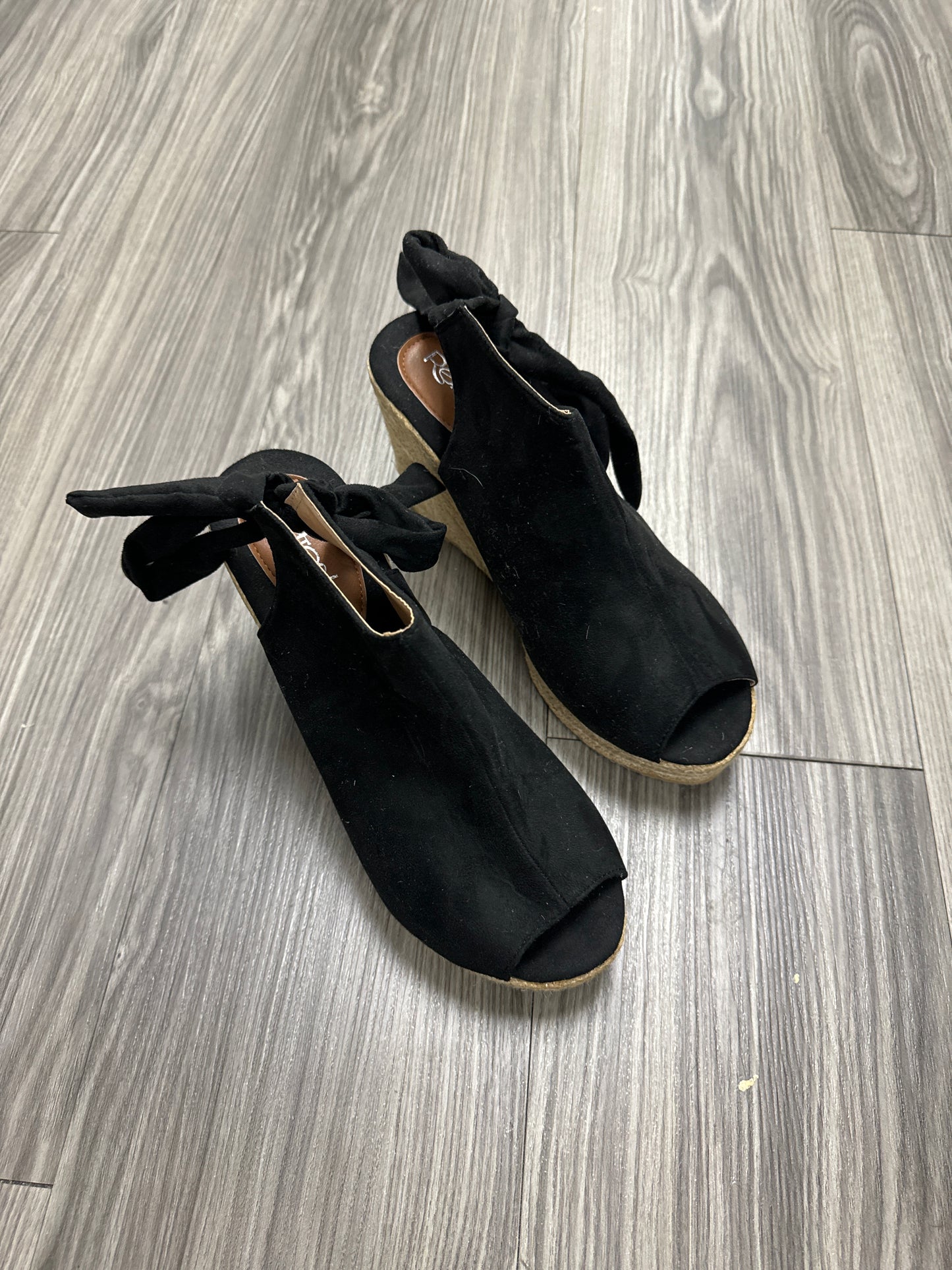 Sandals Heels Wedge By Refresh Size: 11