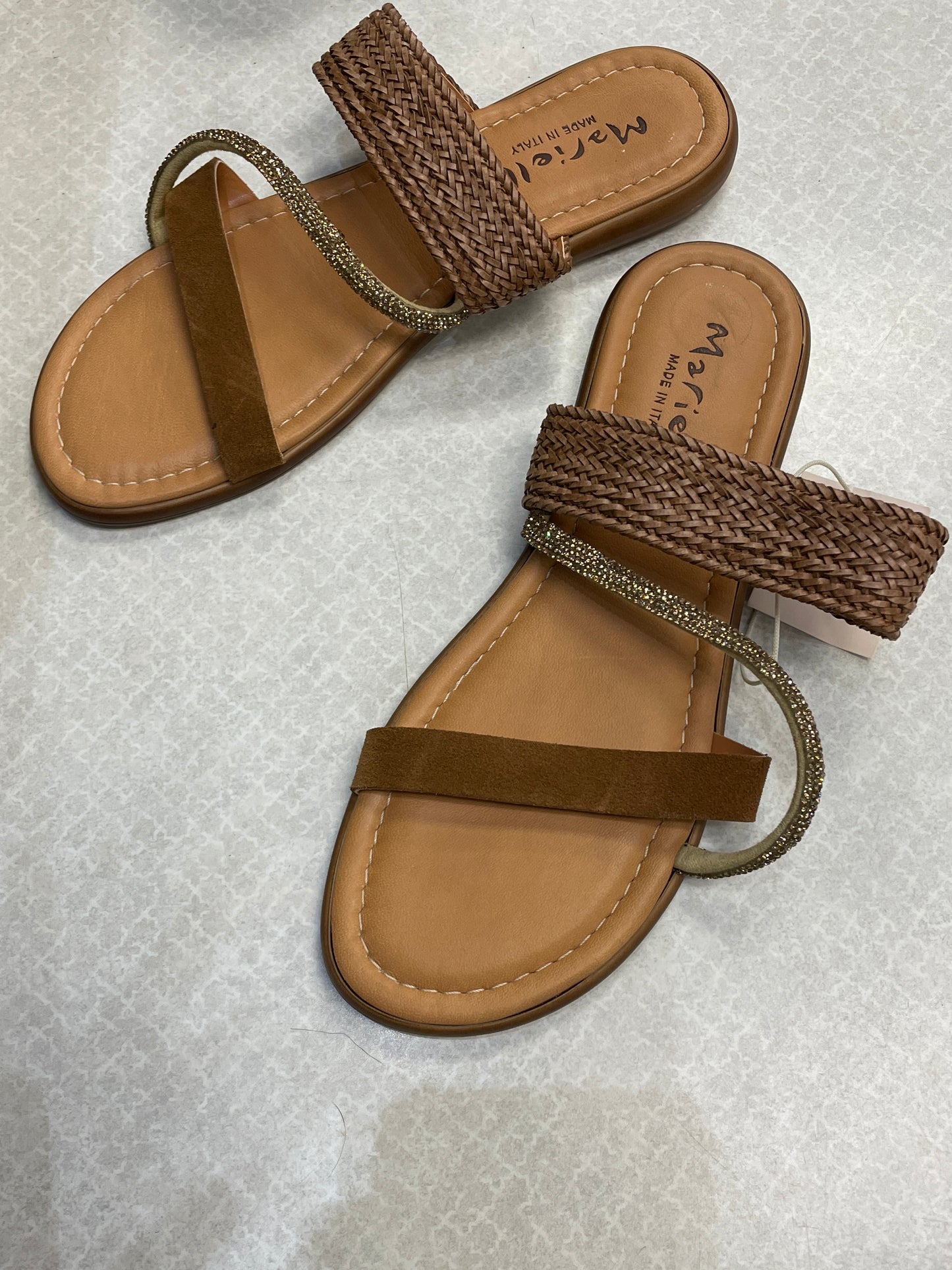 Sandals Flats By Clothes Mentor  Size: 9
