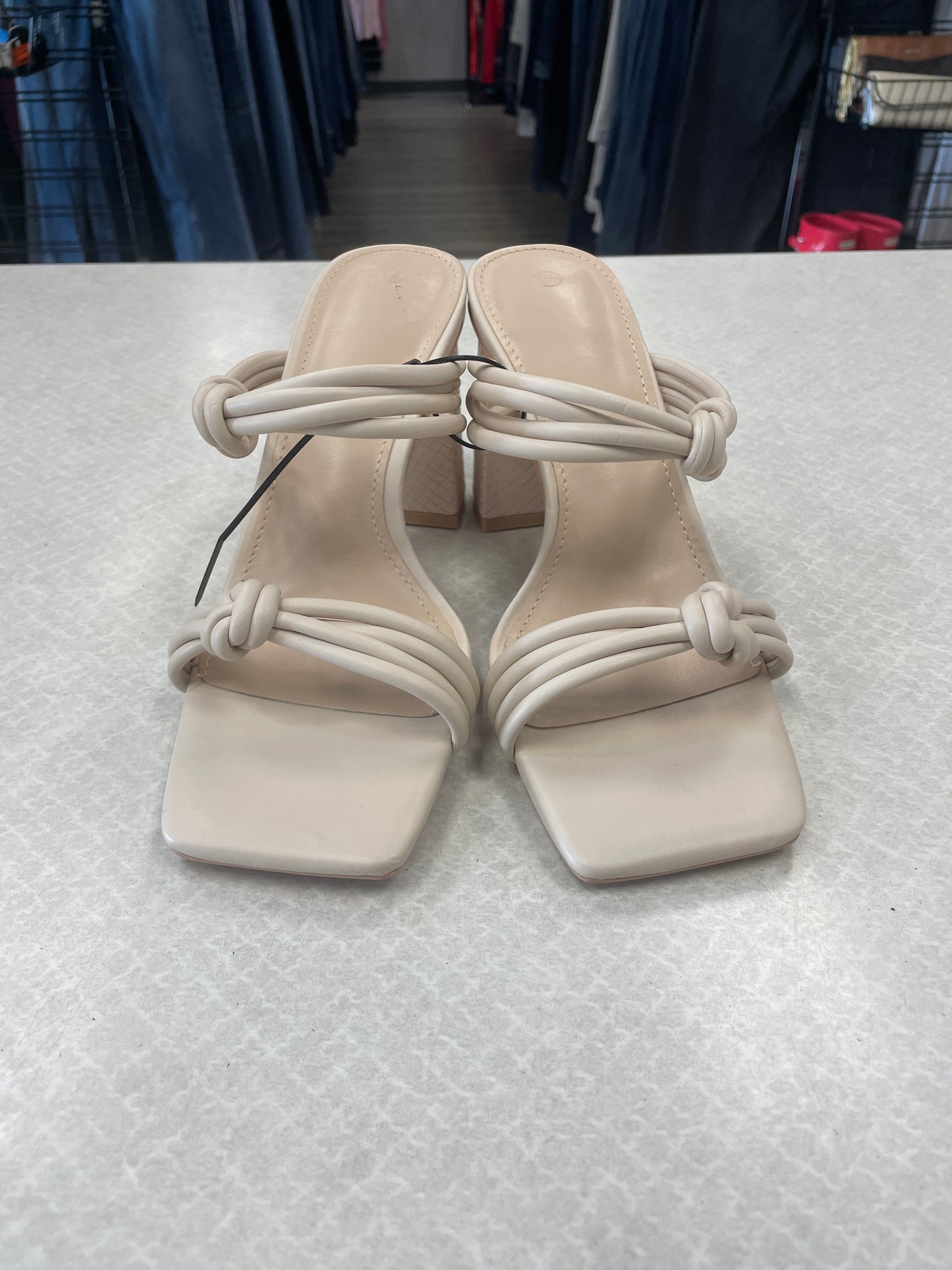 Shoes Heels Block By Clothes Mentor Size: 8.5