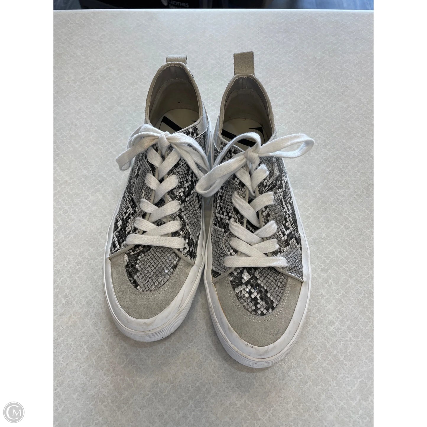 Shoes Sneakers By Zara In Animal Print, Size: 9