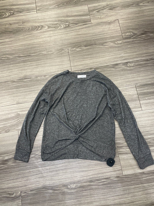 Top Long Sleeve By Hippie Rose In Grey, Size: M