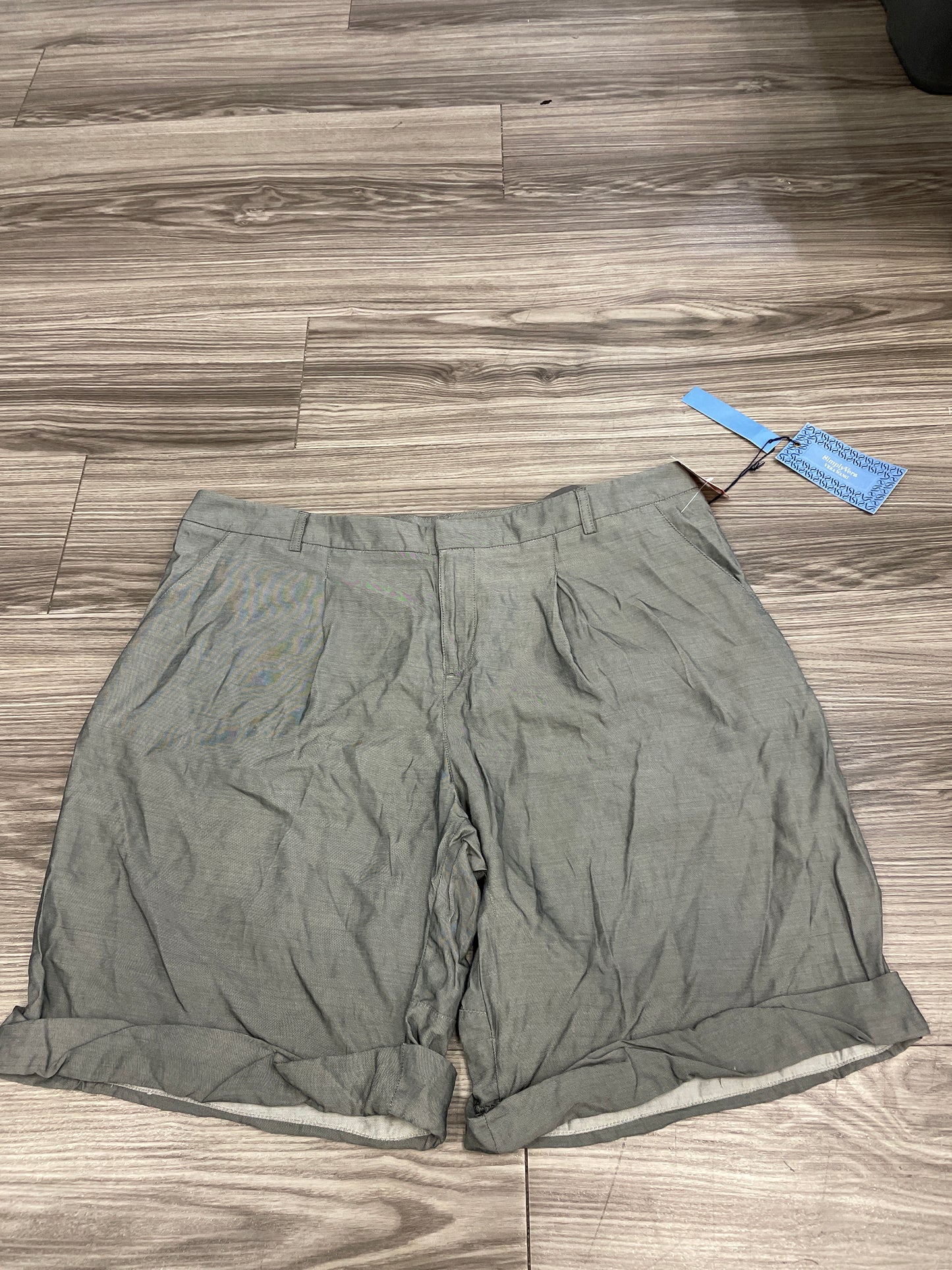 Shorts By Simply Vera  Size: 16