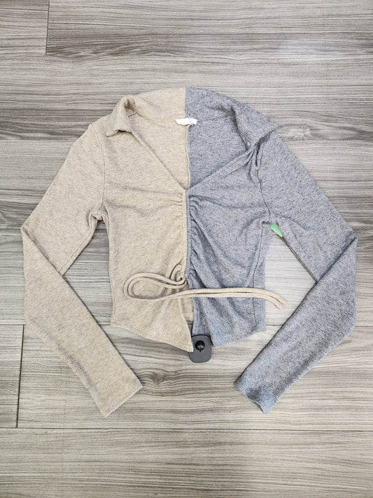 Top Long Sleeve By Clothes Mentor In Grey & Tan, Size: S