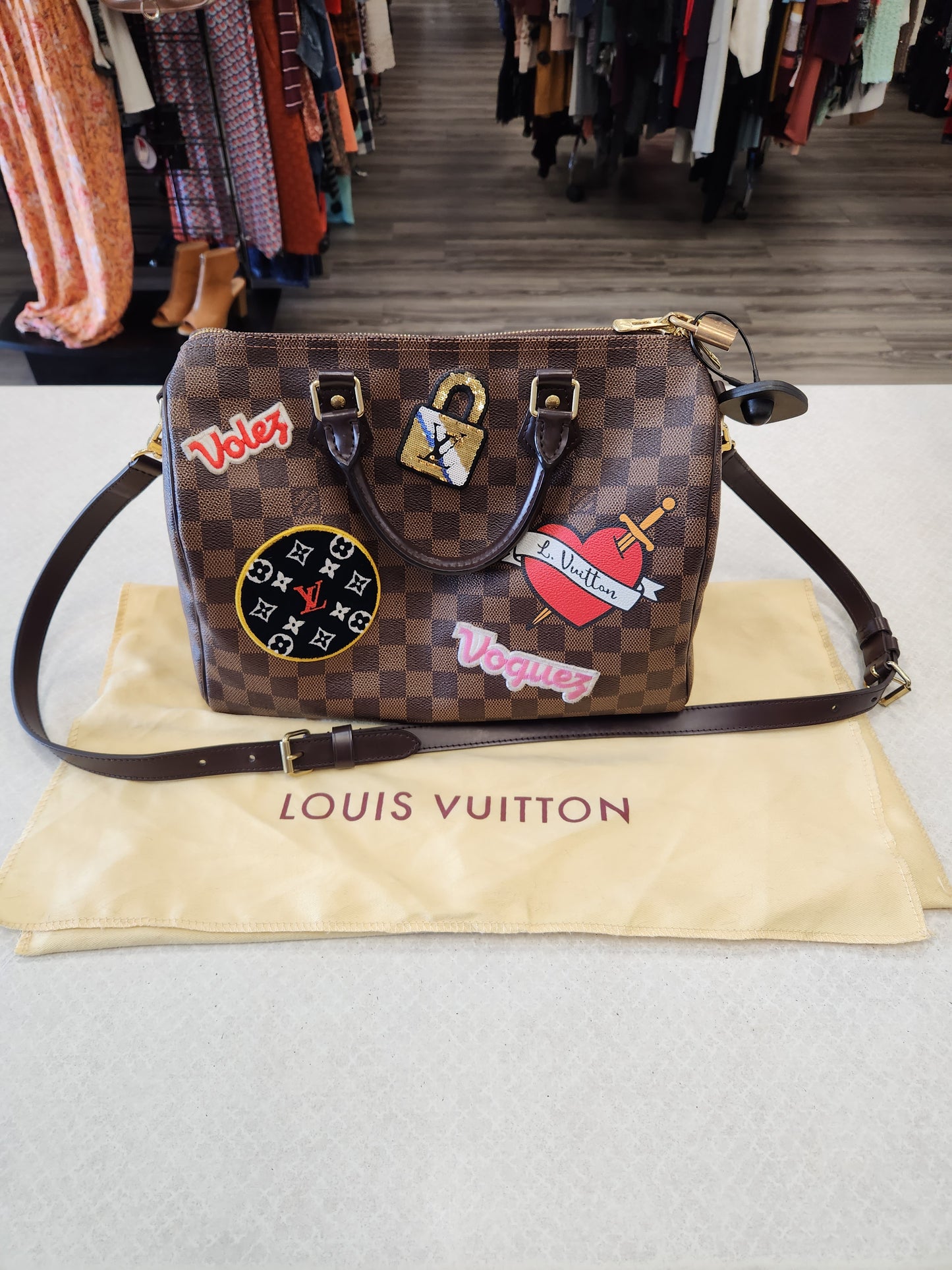 Handbag Luxury Designer By Louis Vuitton, Size: Large