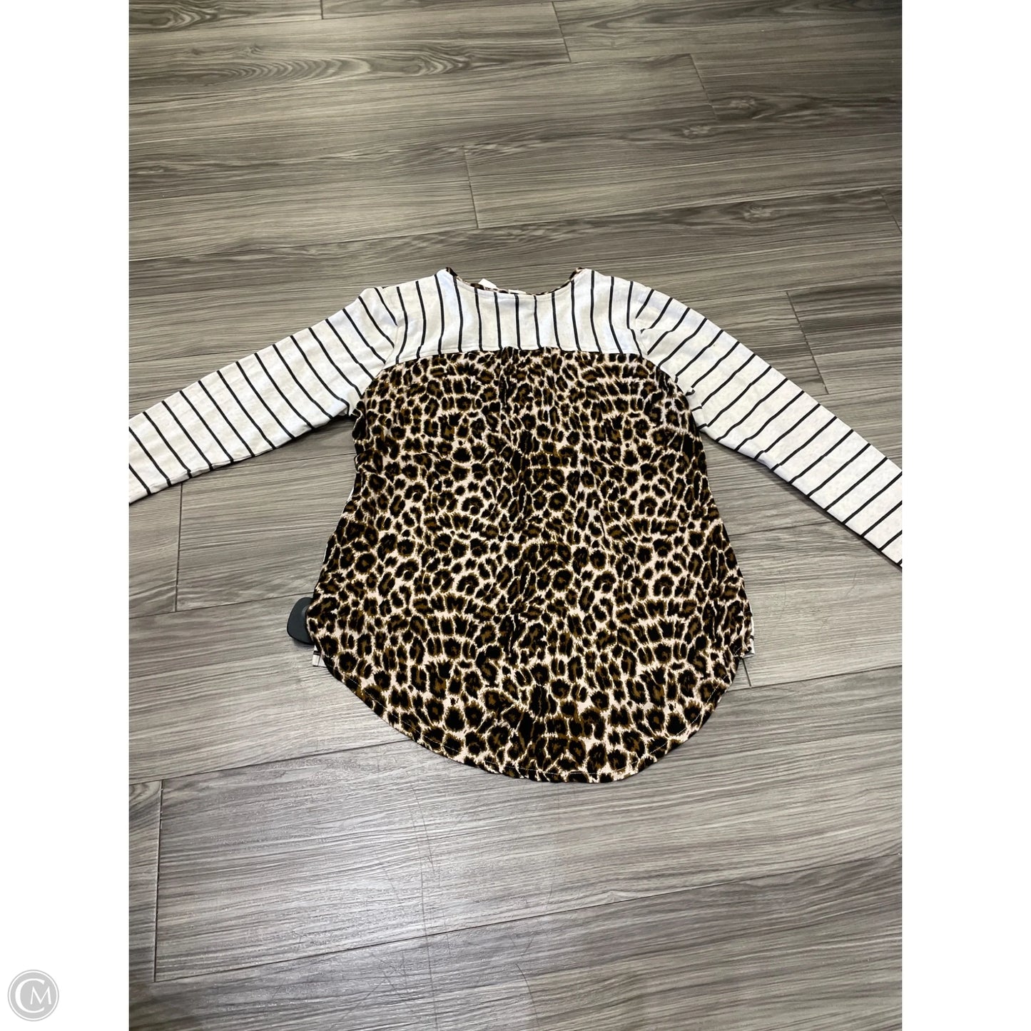 Top Long Sleeve By Ariat In Animal Print, Size: M