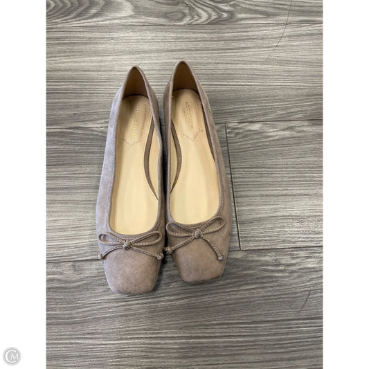 Shoes Flats By Liz Claiborne In Tan, Size: 8