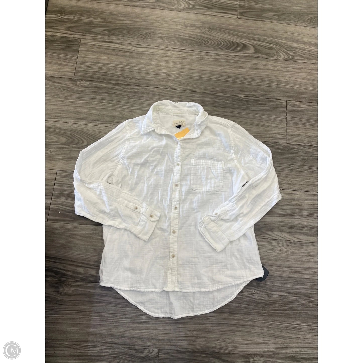 Top Long Sleeve By Universal Thread In White, Size: M