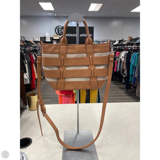 Crossbody By Clothes Mentor, Size: Medium