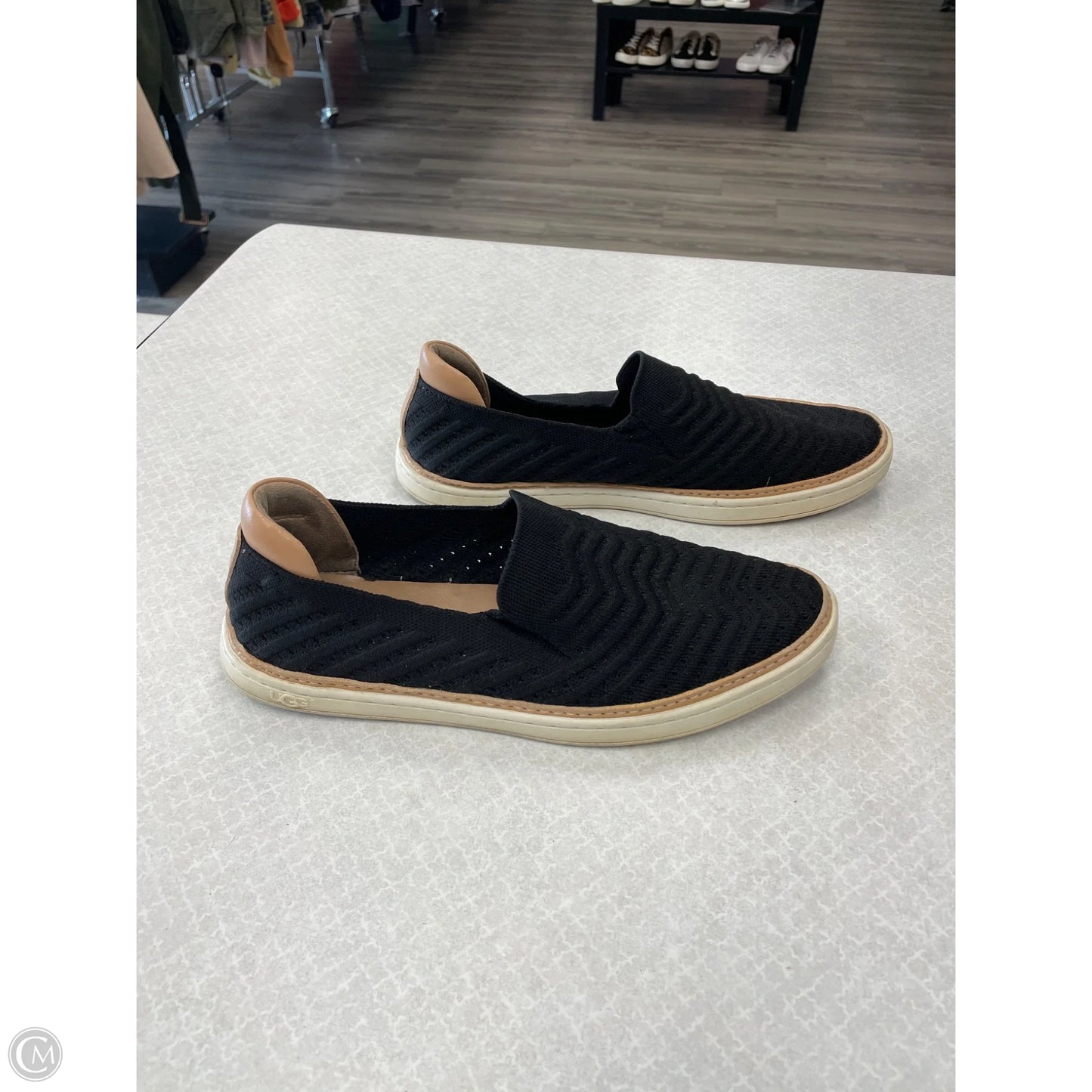 Shoes Designer By Ugg In Black & Cream, Size: 8