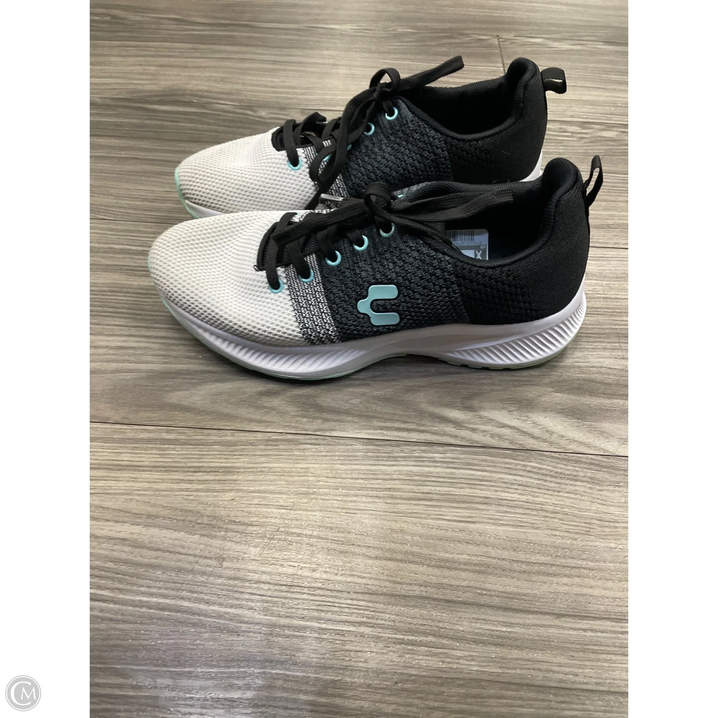 Shoes Athletic By Cmc In Black & White, Size: 8.5