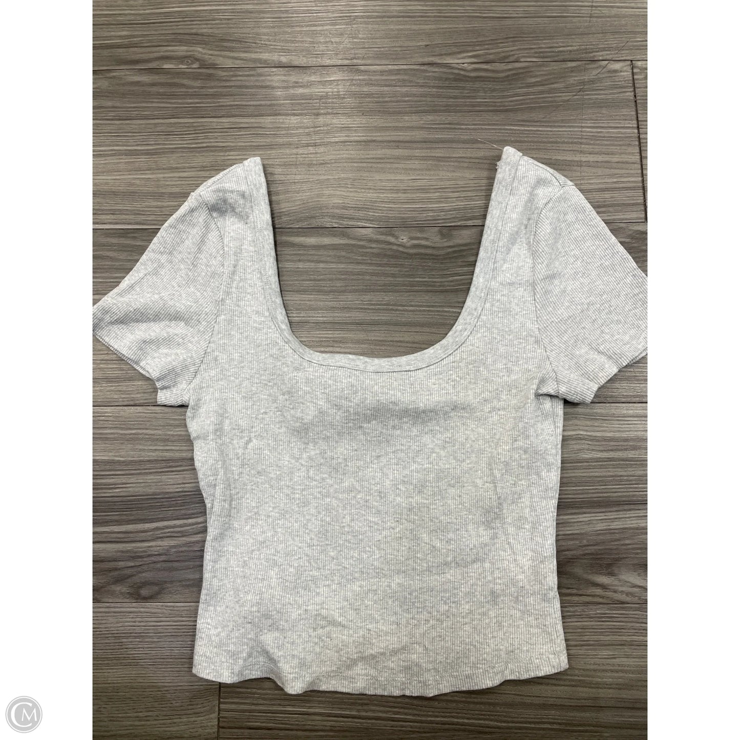 Top Short Sleeve By Universal Thread In Grey, Size: M