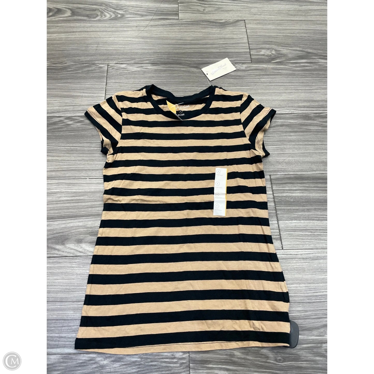 Top Short Sleeve By Universal Thread In Striped Pattern, Size: S