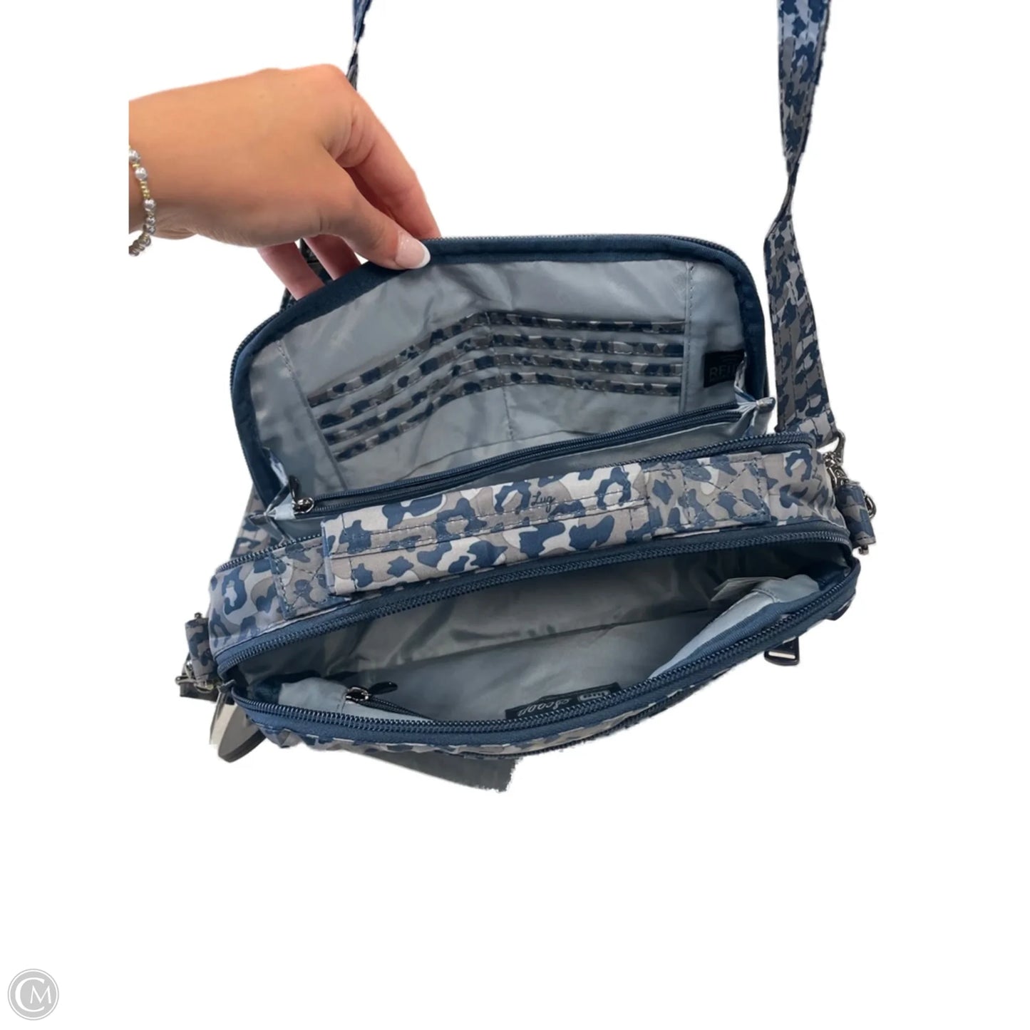 Crossbody By Clothes Mentor, Size: Medium
