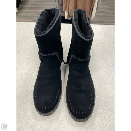 Boots Designer By Ugg In Black, Size: 7