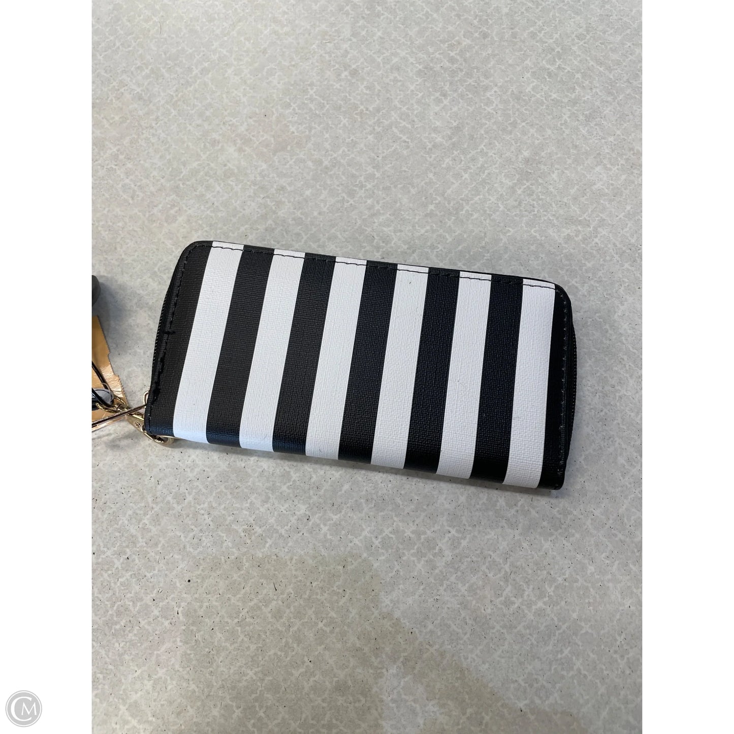 Wallet By Clothes Mentor, Size: Medium