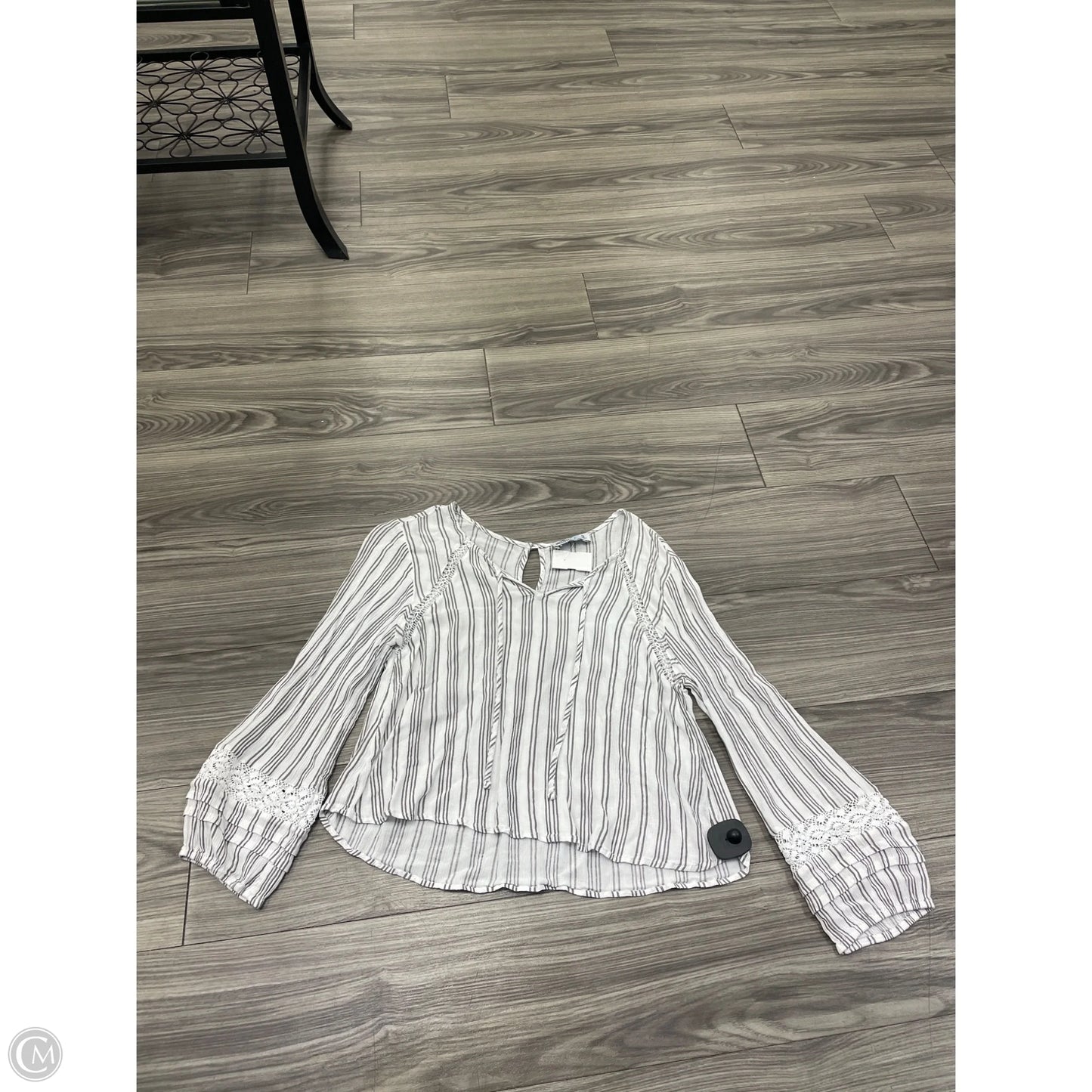 Top Long Sleeve By Hollister In Striped Pattern, Size: S