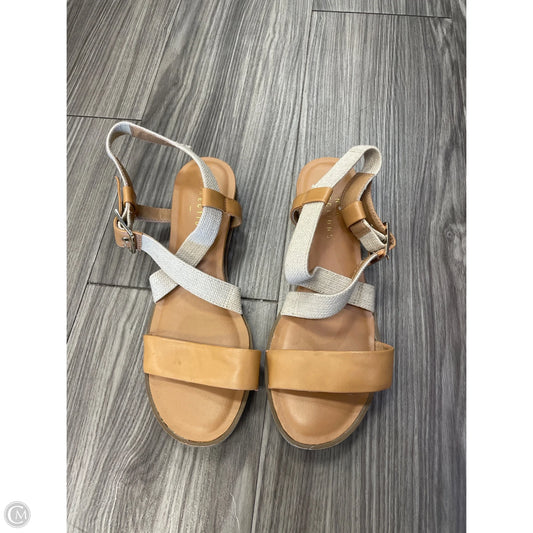 Sandals Flats By New Directions In Tan, Size: 8