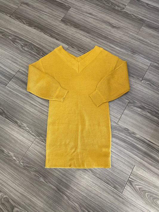 Yellow Sweater Clothes Mentor, Size L