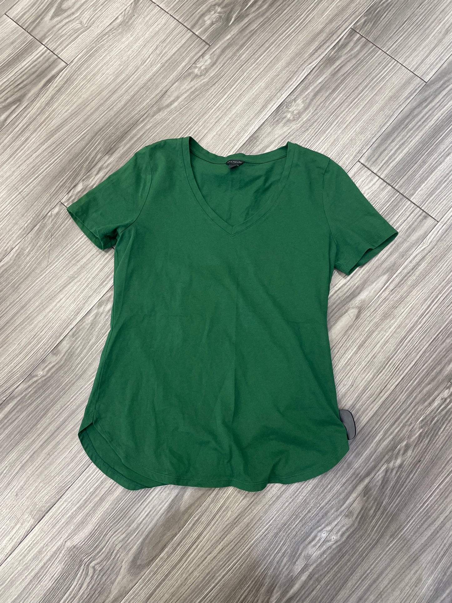 Top Short Sleeve By Ann Taylor In Green, Size: Xs