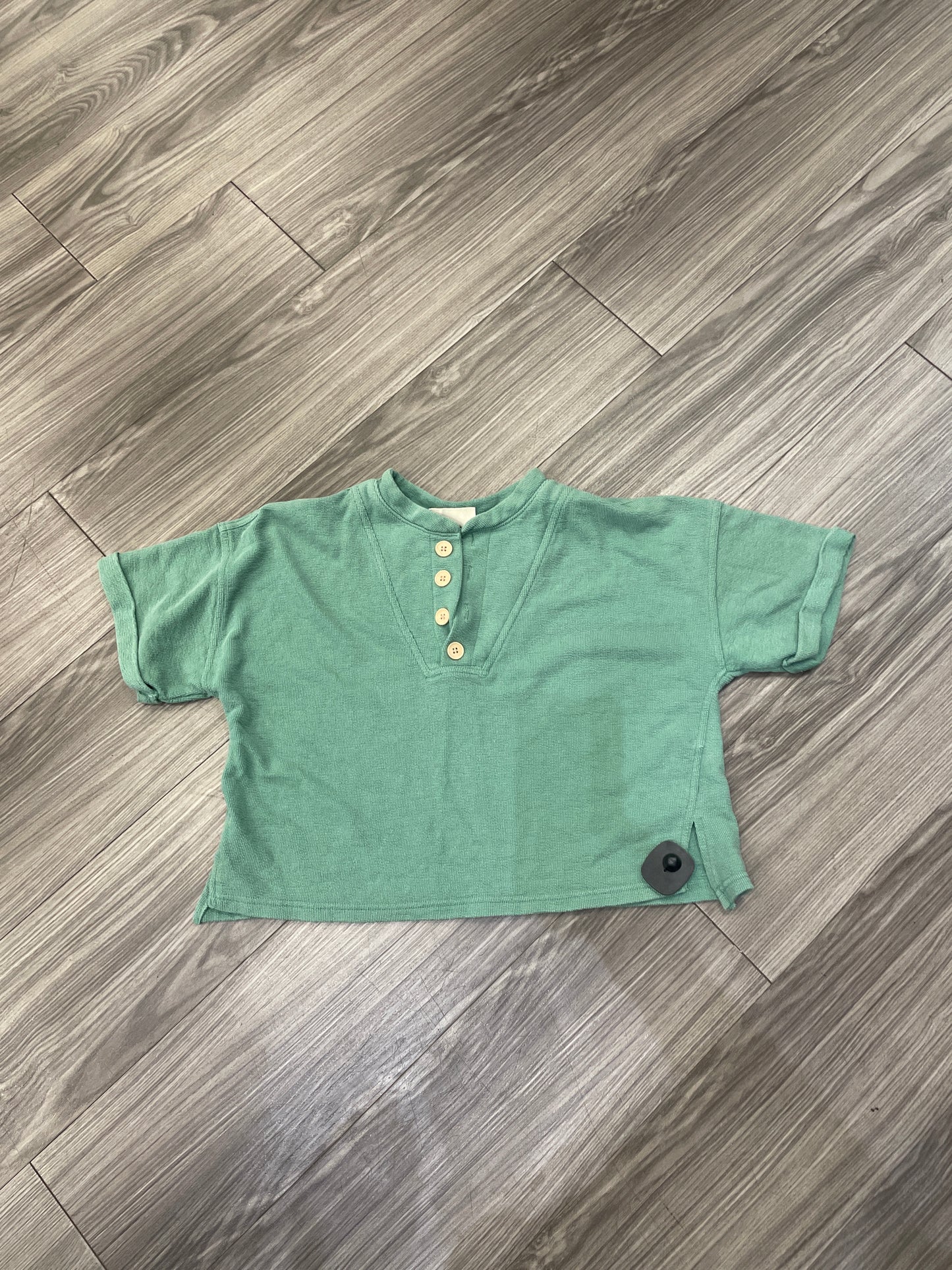 Top Short Sleeve By Universal Thread In Green, Size: S