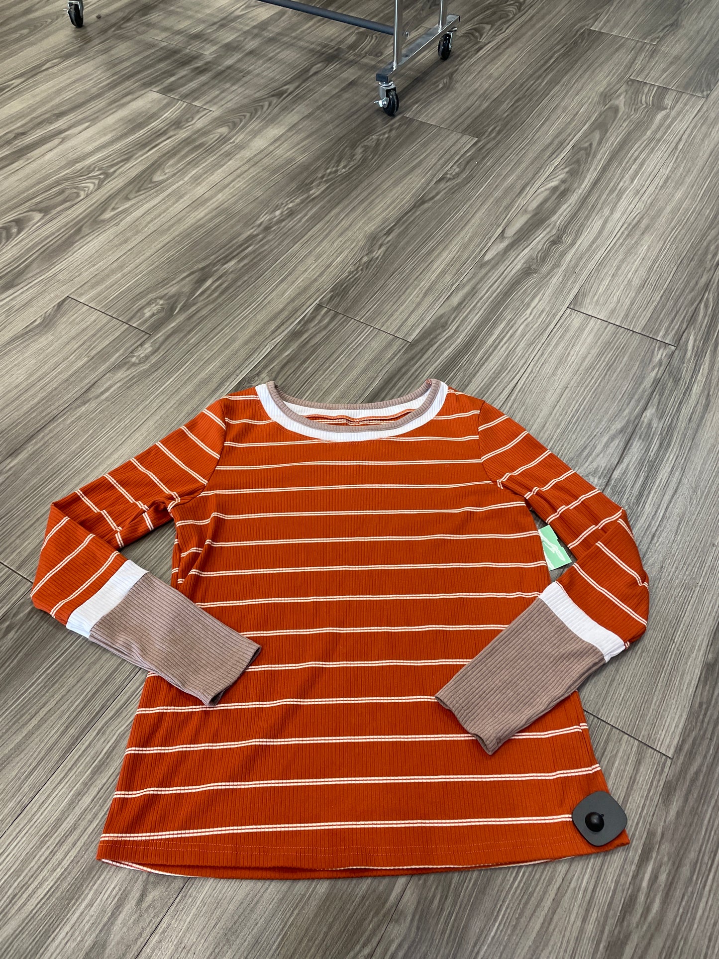 Top Long Sleeve By Clothes Mentor In Orange, Size: M